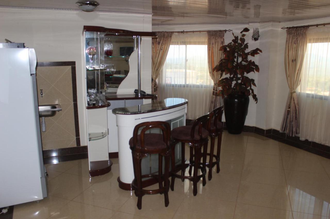 Meru Paramount Extérieur photo