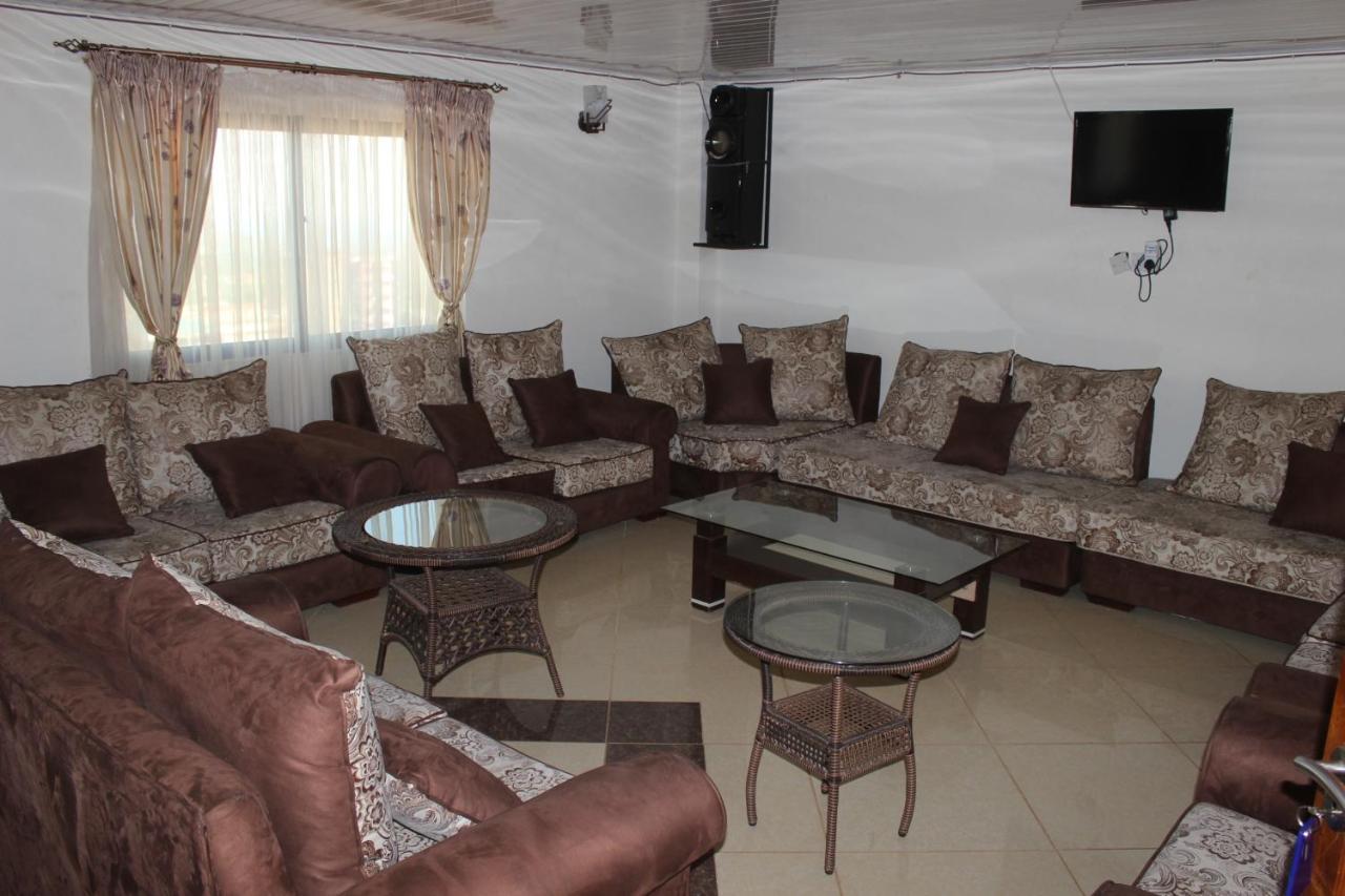 Meru Paramount Extérieur photo
